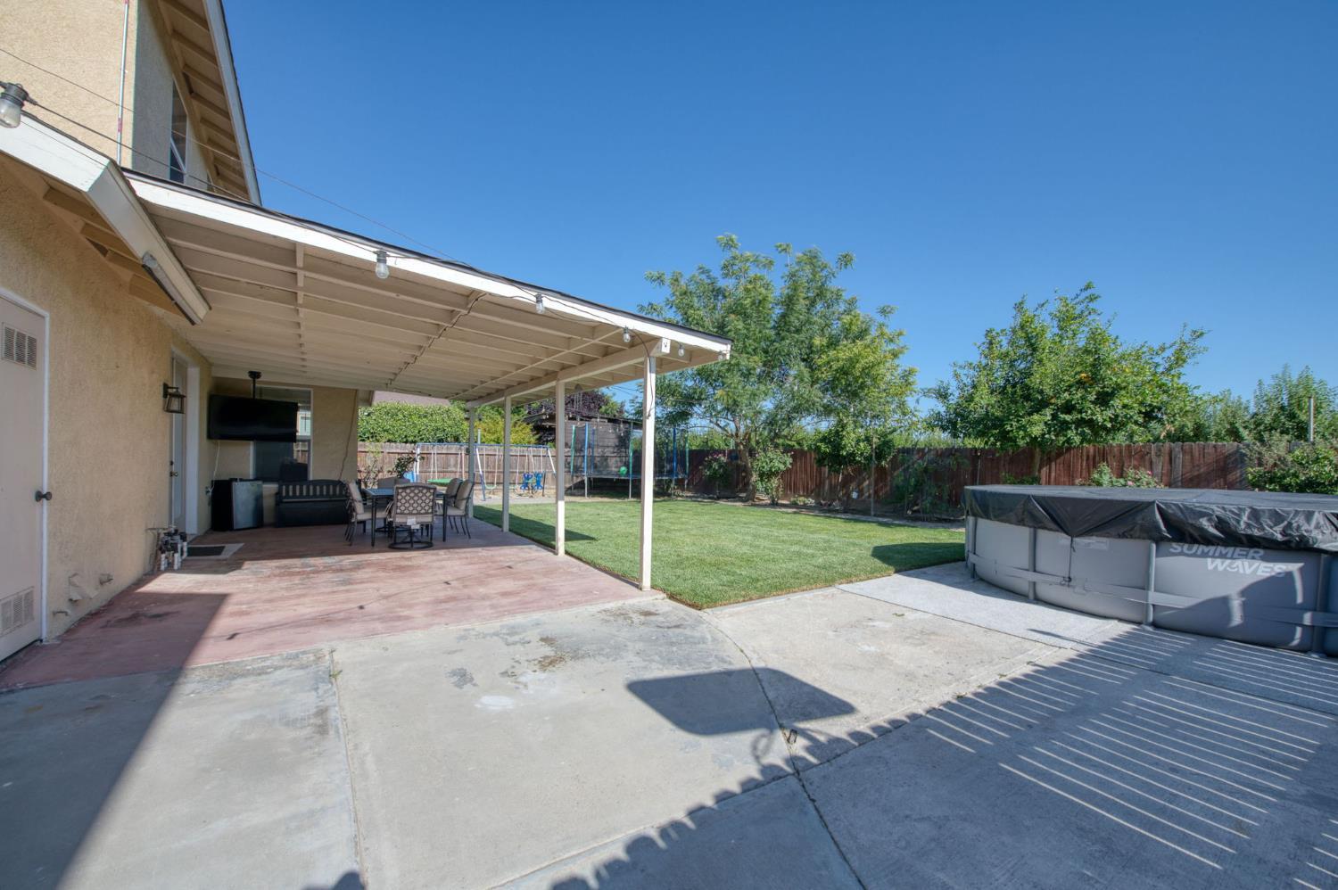 297 West Lilac Avenue Reedley, CA 93654 - Photo 41 of 63