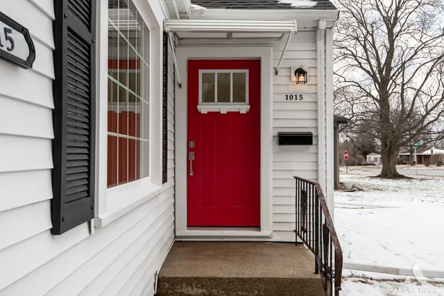 $359,900 | 1015 Grandview Avenue, Lockport, IL 60441