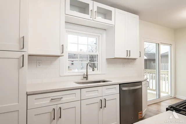 $359,900 | 1015 Grandview Avenue, Lockport, IL 60441