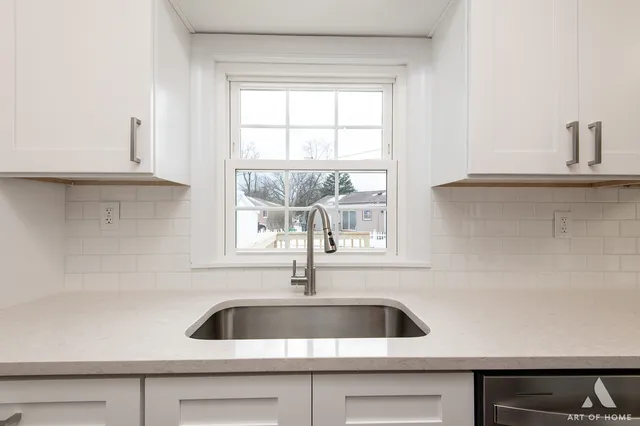 $359,900 | 1015 Grandview Avenue, Lockport, IL 60441