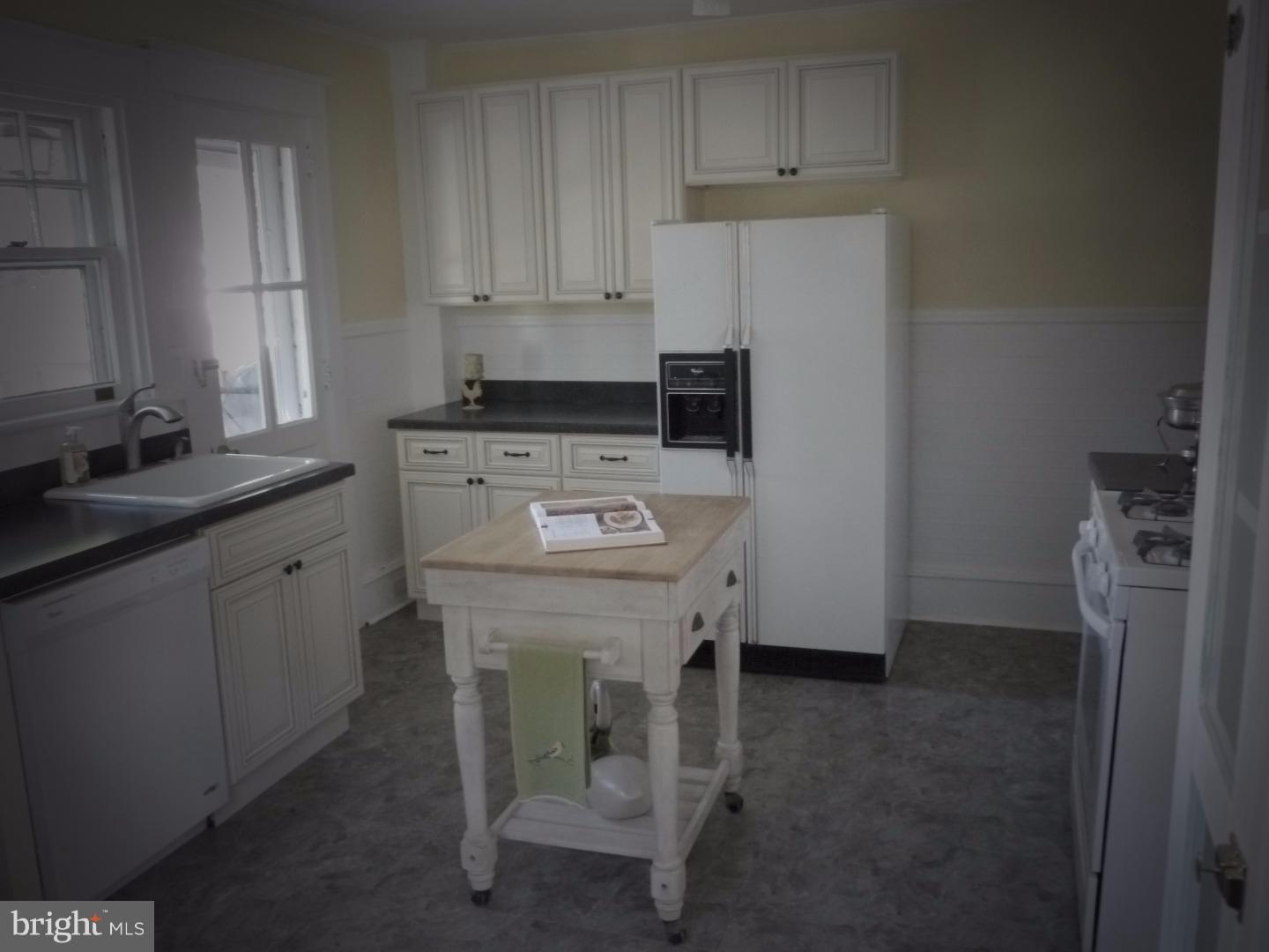 316 Oak Road Glenside, PA 19038 - Photo 8 of 25 Gallery Image 8