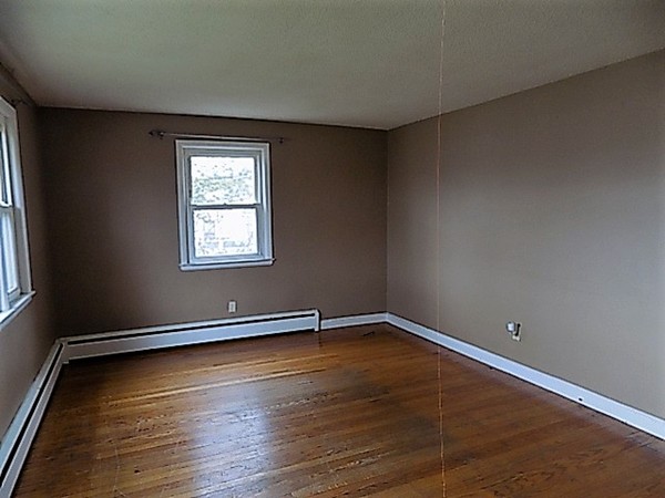 208 Shaker Road East Longmeadow, MA 01028 - Photo 8 of 23 Gallery Image 8