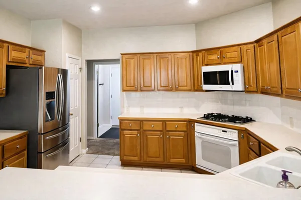 $3,300 | 3112 Burks Lane, Austin, TX 78732