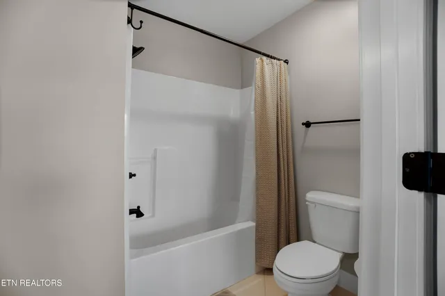 $1,750 | 2425 Hallerins Court, Maryville, TN 37801