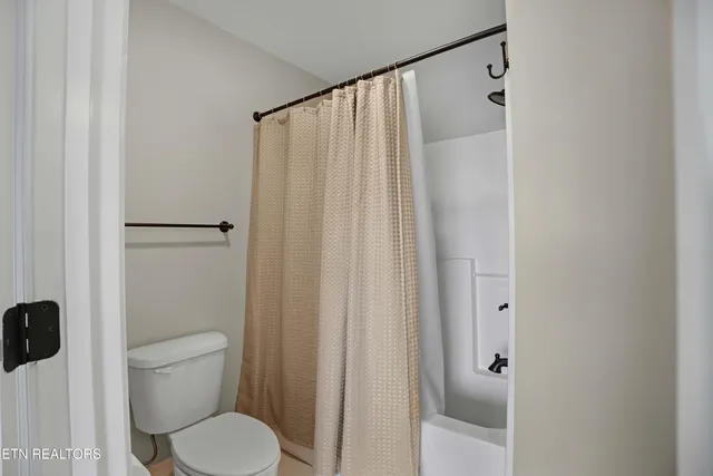 $1,750 | 2425 Hallerins Court, Maryville, TN 37801