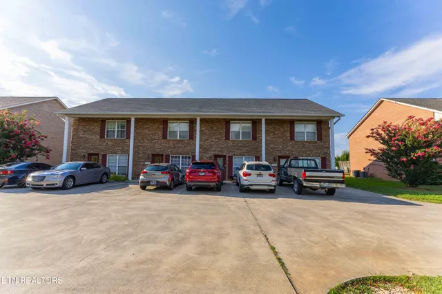 $1,750 | 2425 Hallerins Court, Maryville, TN 37801