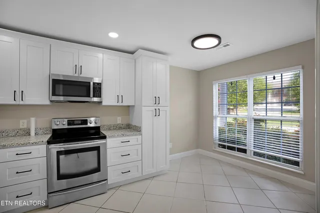 $1,750 | 2425 Hallerins Court, Maryville, TN 37801