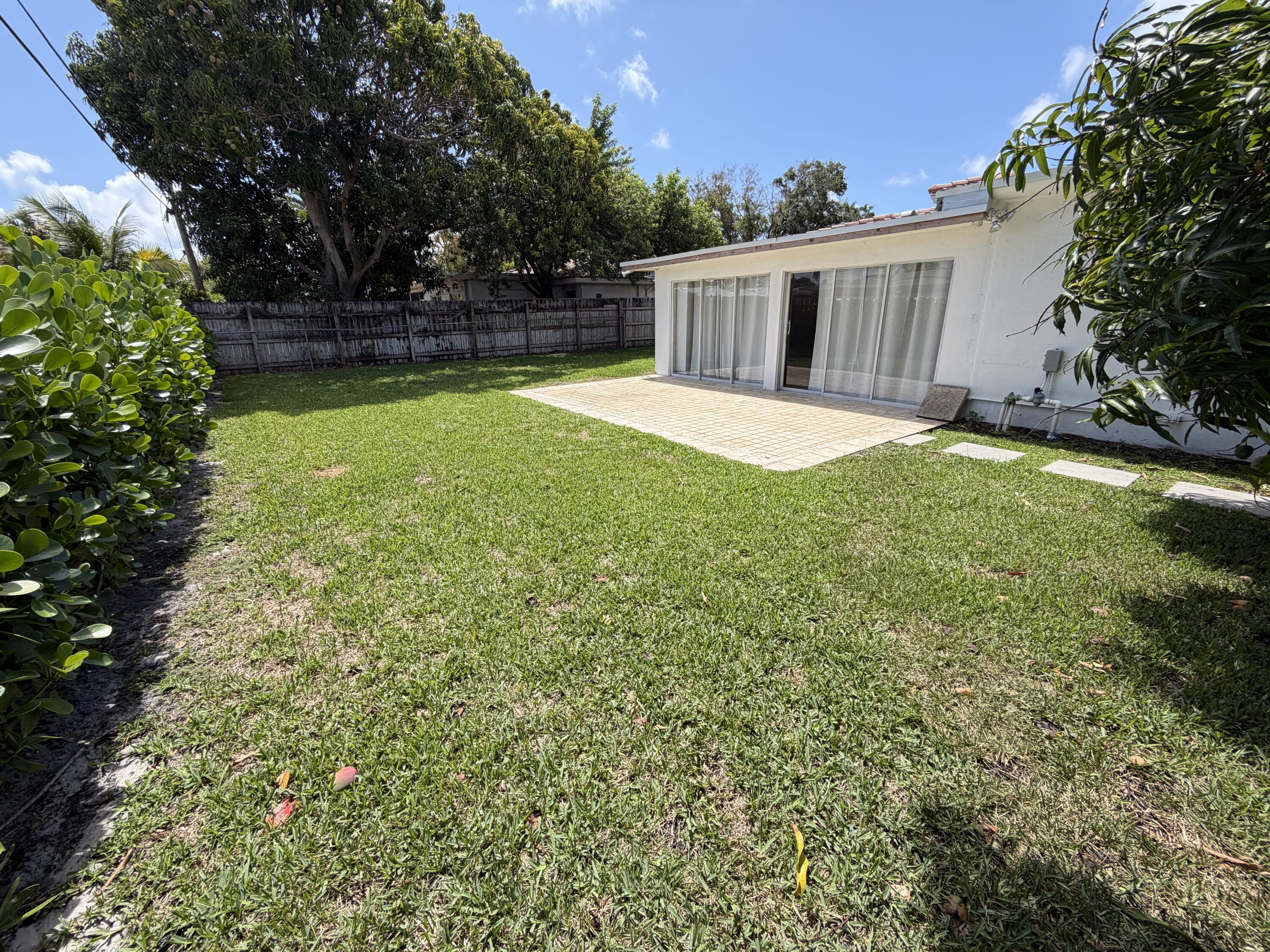 349 Northeast 31st Street Boca Raton, FL 33431 - Photo 3 of 17 349 2