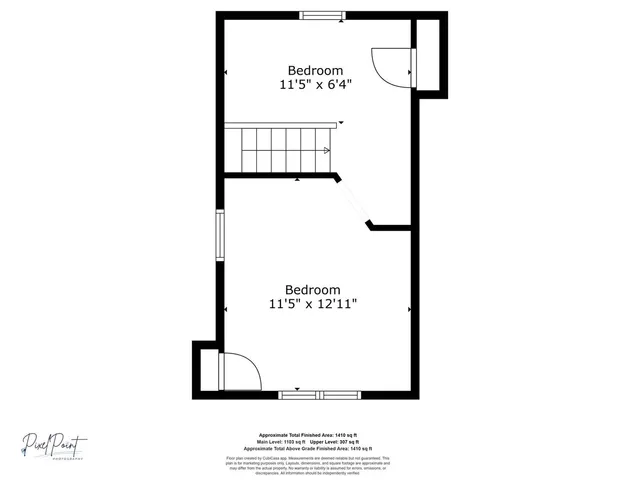 a picture of a wall with a white wall