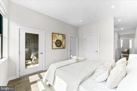 $1,075,000 | 4584 Riverside Way, Philadelphia, PA 19127