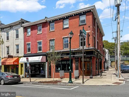 $1,075,000 | 4584 Riverside Way, Philadelphia, PA 19127