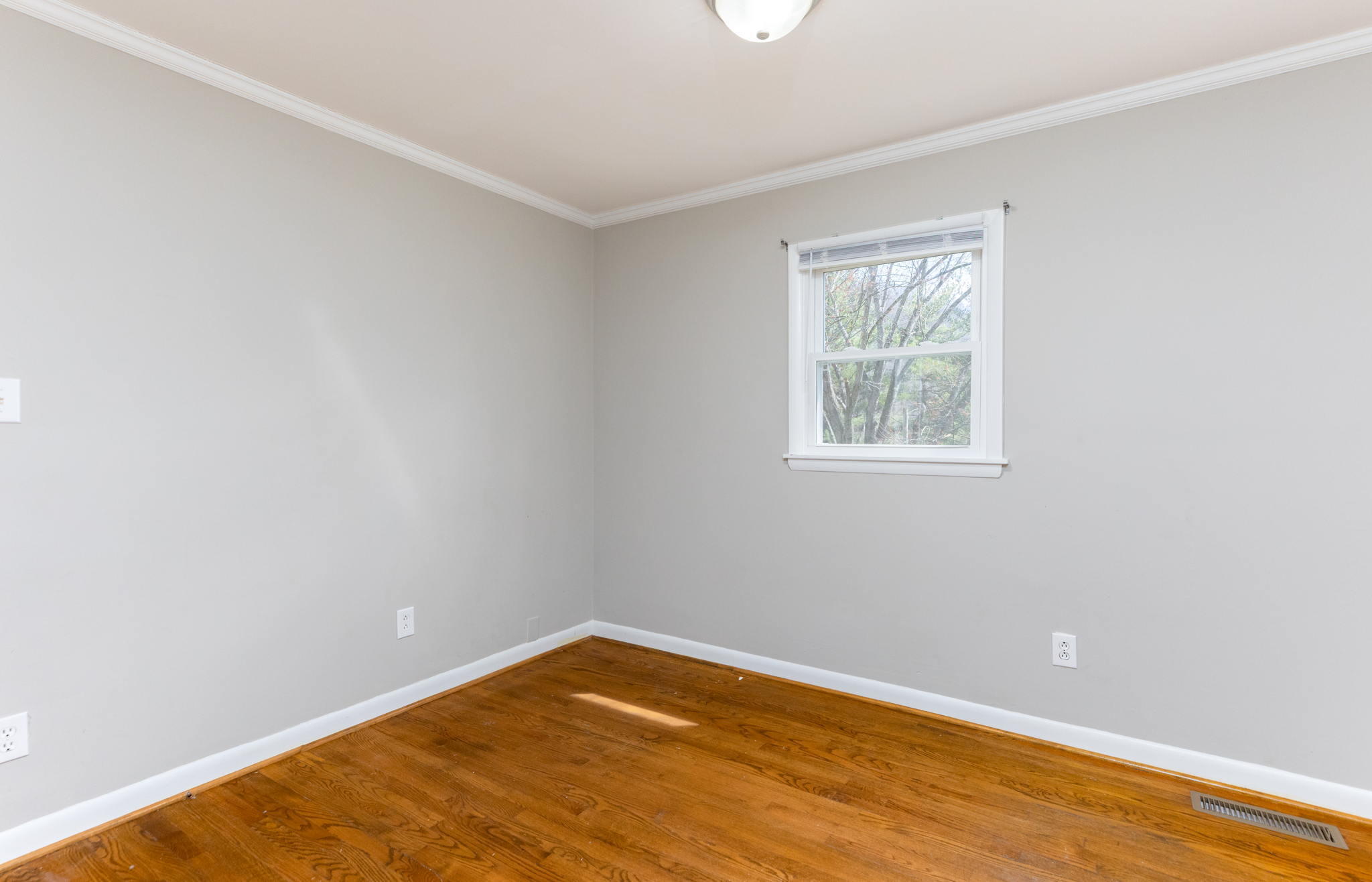 688 Princeton Road Johnson City, TN 37601 - Photo 12 of 17 Bedroom