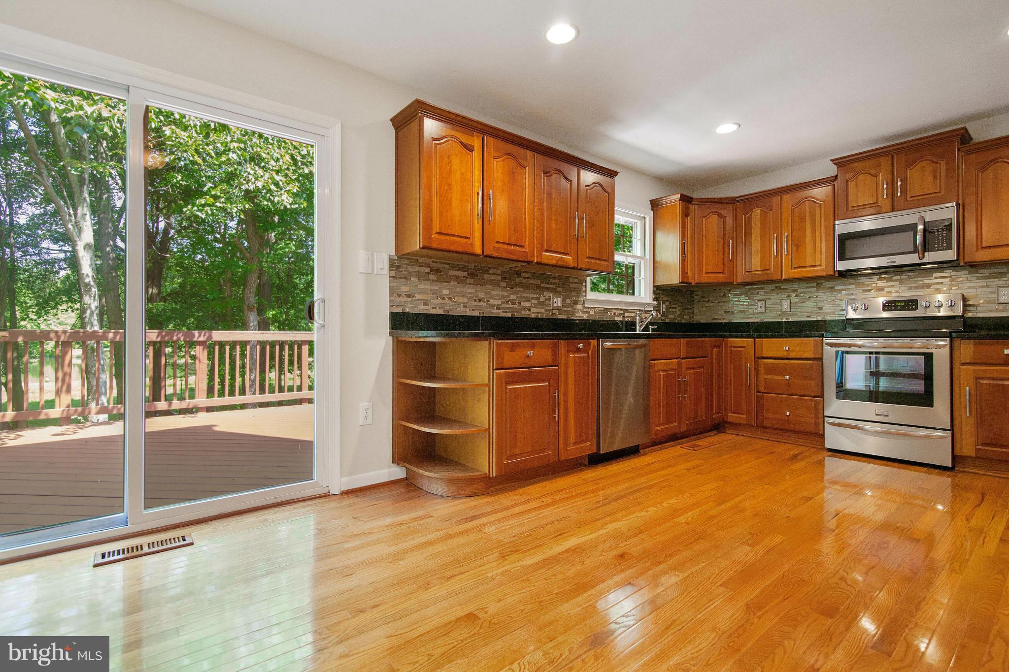 2327 Rosedown Drive Reston, VA 20191 - Photo 5 of 23 Kitchen