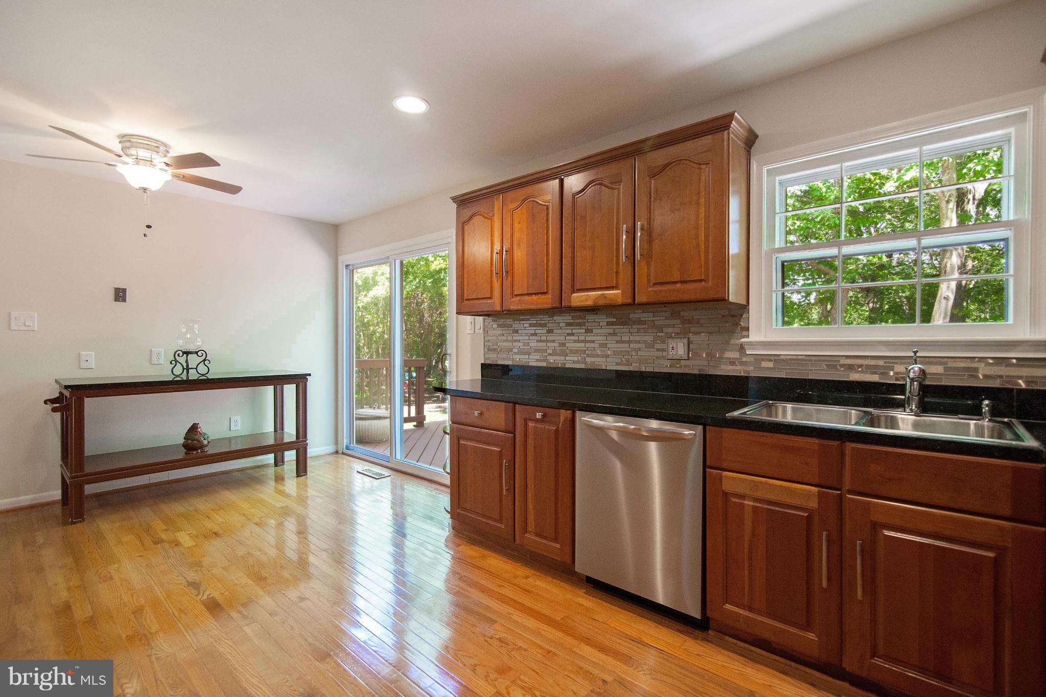 2327 Rosedown Drive Reston, VA 20191 - Photo 6 of 23 Kitchen