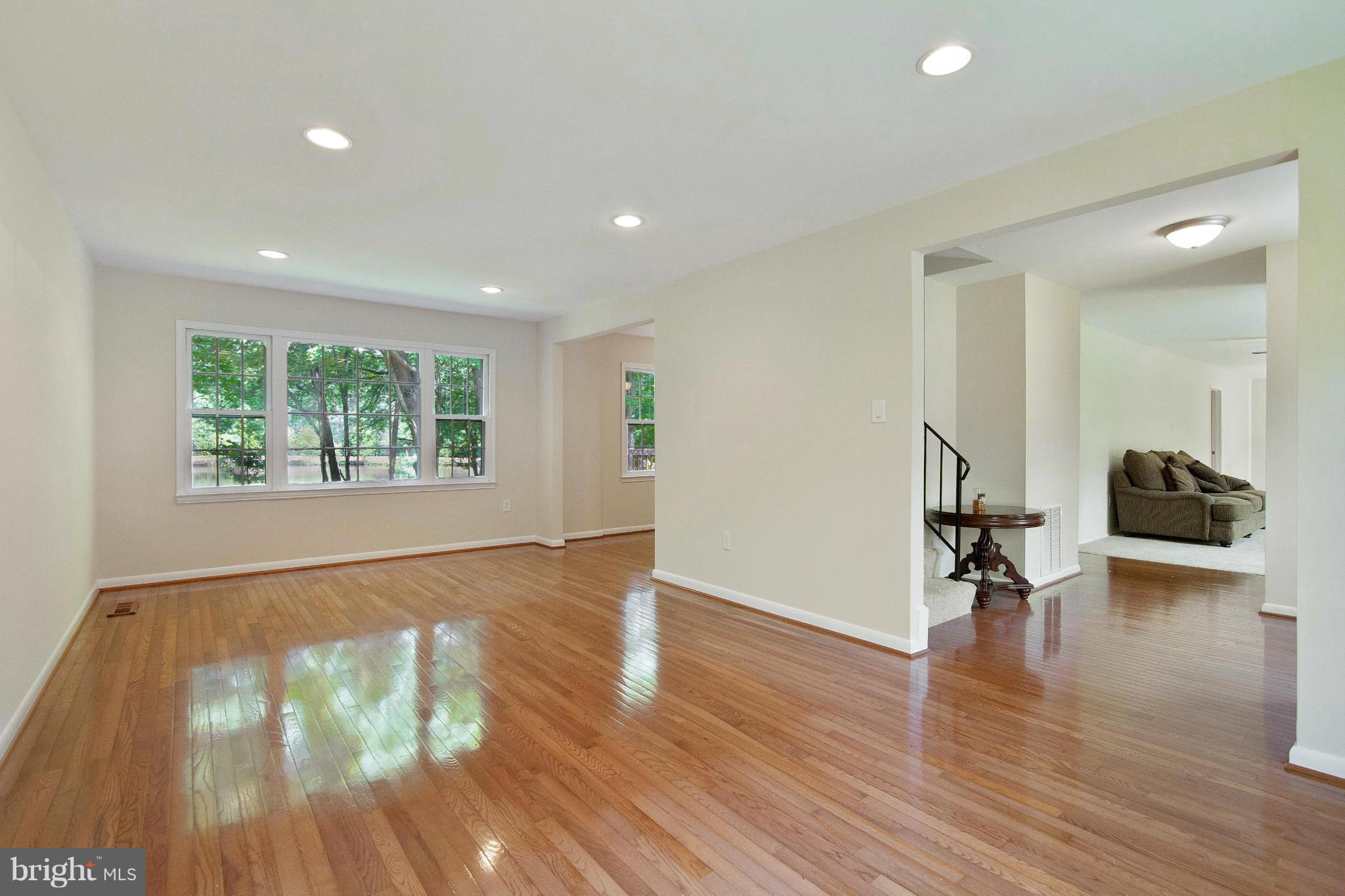2327 Rosedown Drive Reston, VA 20191 - Photo 9 of 23 Living Room