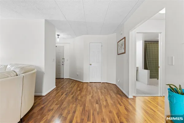 $300,000 | 290 Anderson Street, Unit 2A, Hackensack, NJ 07601