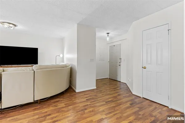 $300,000 | 290 Anderson Street, Unit 2A, Hackensack, NJ 07601