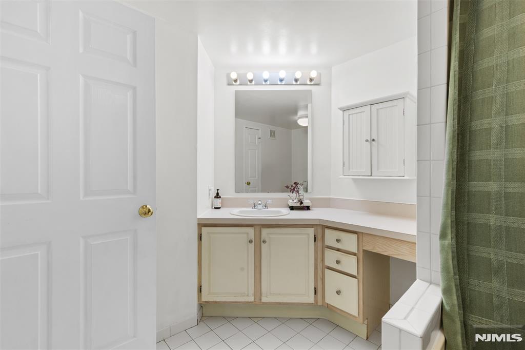 290 Anderson Street, Unit 2A Hackensack, NJ 07601 - Photo 18 of 30