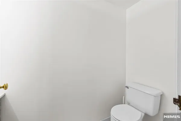 $300,000 | 290 Anderson Street, Unit 2A, Hackensack, NJ 07601