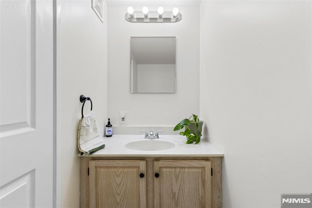 290 Anderson Street, Unit 2A Hackensack, NJ 07601 - Photo 20 of 30