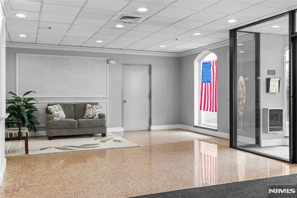$300,000 | 290 Anderson Street, Unit 2A, Hackensack, NJ 07601