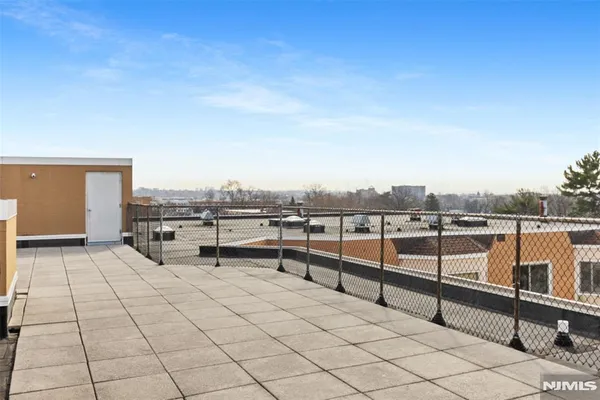 $300,000 | 290 Anderson Street, Unit 2A, Hackensack, NJ 07601