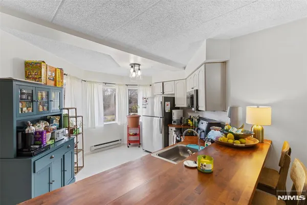 $300,000 | 290 Anderson Street, Unit 2A, Hackensack, NJ 07601