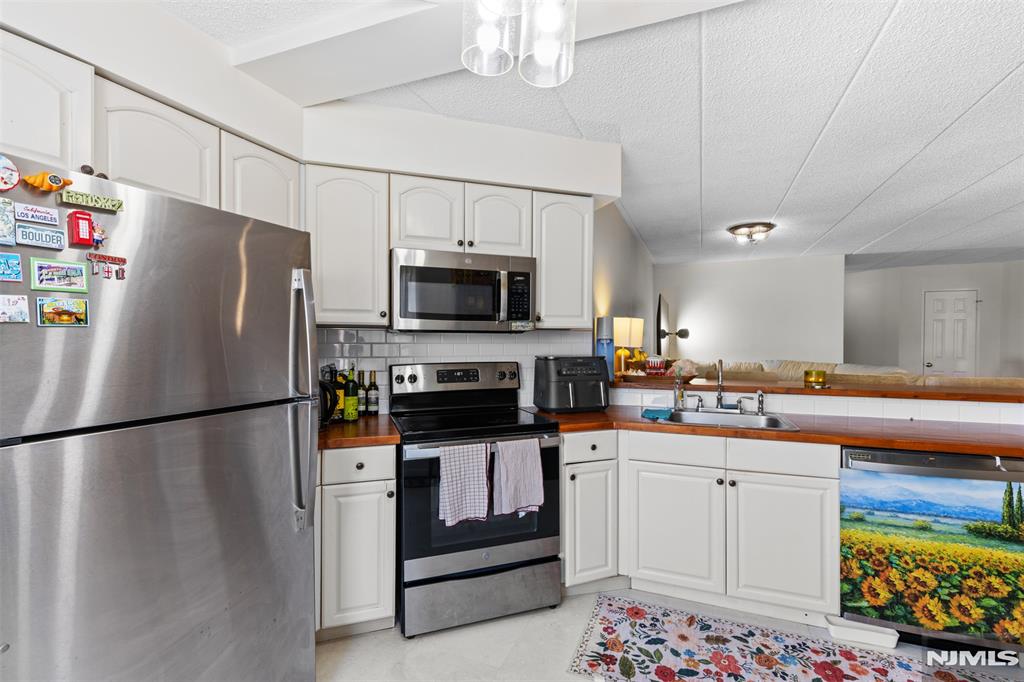 290 Anderson Street, Unit 2A Hackensack, NJ 07601 - Photo 4 of 30