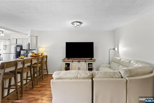 $300,000 | 290 Anderson Street, Unit 2A, Hackensack, NJ 07601