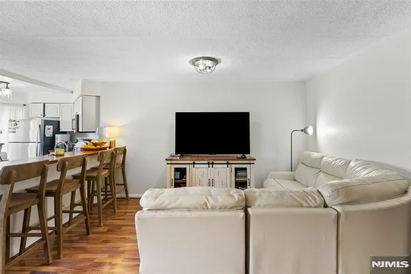 $300,000 | 290 Anderson Street, Unit 2A, Hackensack, NJ 07601