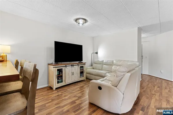 $300,000 | 290 Anderson Street, Unit 2A, Hackensack, NJ 07601