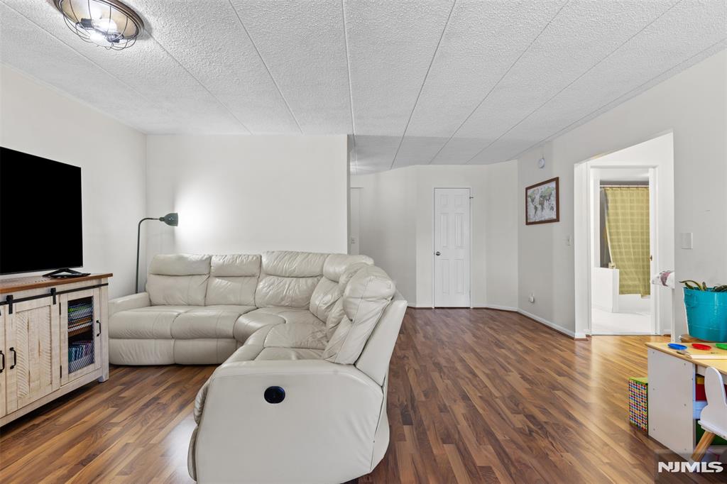 290 Anderson Street, Unit 2A Hackensack, NJ 07601 - Photo 7 of 30