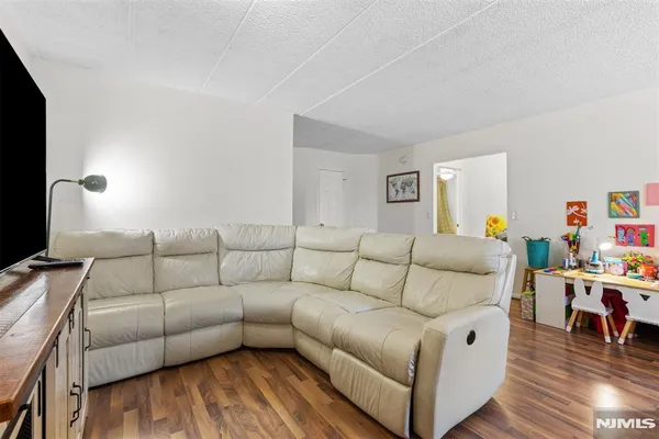 $300,000 | 290 Anderson Street, Unit 2A, Hackensack, NJ 07601