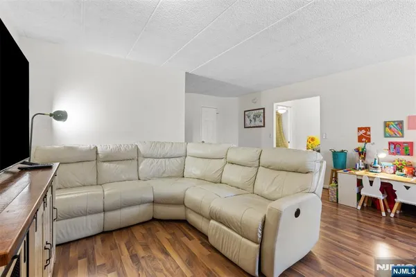 $300,000 | 290 Anderson Street, Unit 2A, Hackensack, NJ 07601