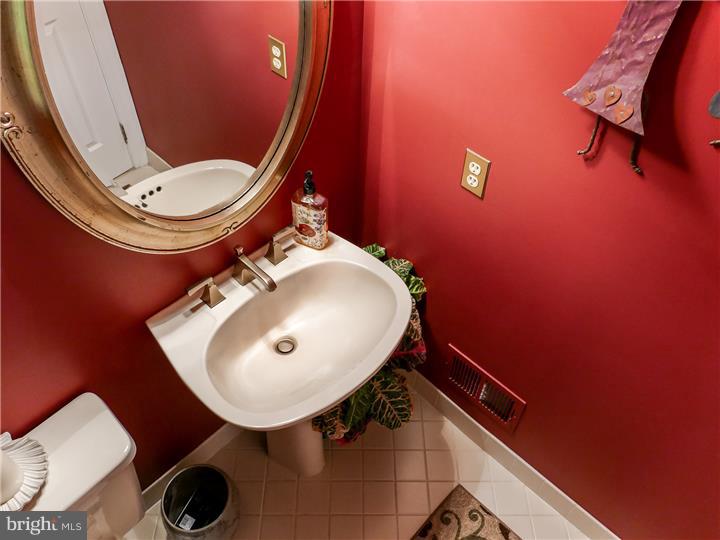 9 Pheasant Run Road New Hope, PA 18938 - Photo 12 of 25 Half Bath