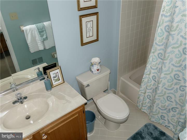 9 Pheasant Run Road New Hope, PA 18938 - Photo 17 of 25 Bathroom