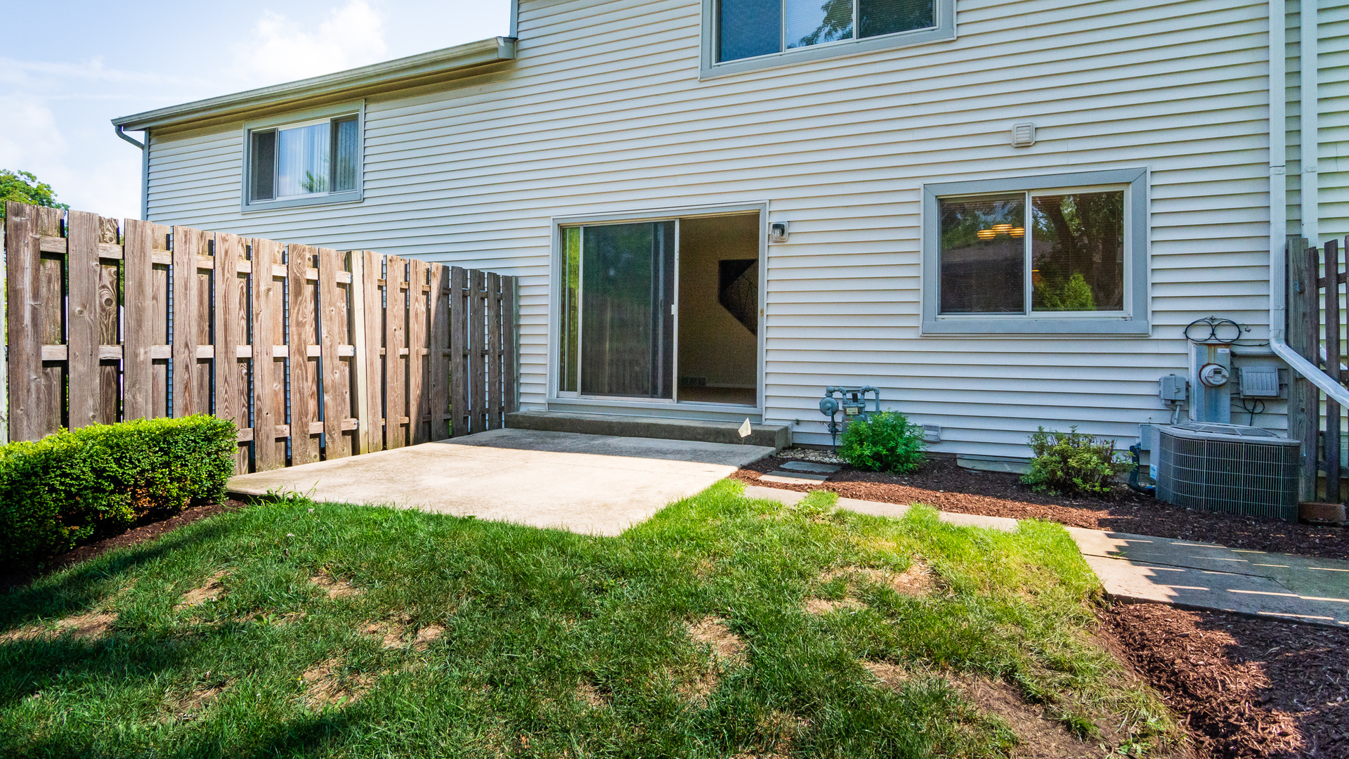 203 Monroe Road Bolingbrook, IL 60440 - Photo 2 of 27