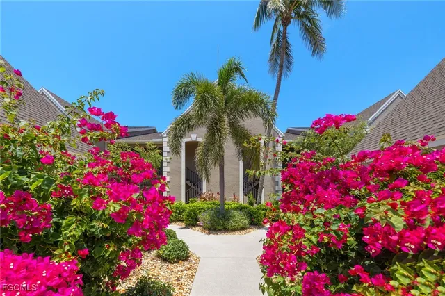 $244,900 | 16260 Kelly Cove Drive, Unit 235, Fort Myers, FL 33908