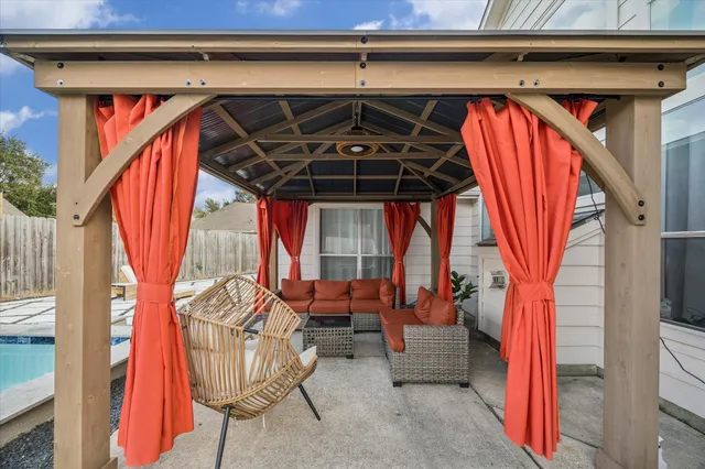 $3,700 | 11306 Avon Place, Houston, TX 77066