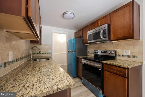 $2,650 | 11659 Stoneview Square, Unit 11C, Reston, VA 20191