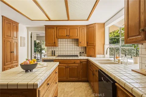 $1,799,000 | 3586 Alana Drive, Sherman Oaks, CA 91403
