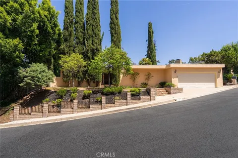 $1,799,000 | 3586 Alana Drive, Sherman Oaks, CA 91403