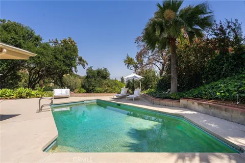 $1,799,000 | 3586 Alana Drive, Sherman Oaks, CA 91403