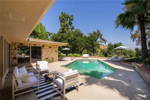 $1,799,000 | 3586 Alana Drive, Sherman Oaks, CA 91403