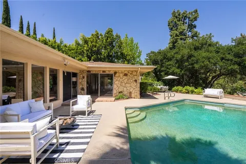 $1,799,000 | 3586 Alana Drive, Sherman Oaks, CA 91403