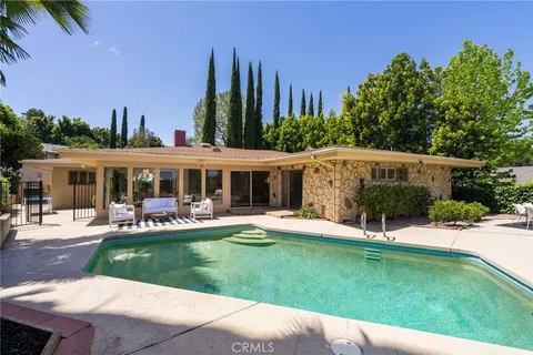 $1,799,000 | 3586 Alana Drive, Sherman Oaks, CA 91403