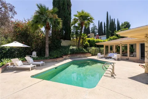 $1,799,000 | 3586 Alana Drive, Sherman Oaks, CA 91403