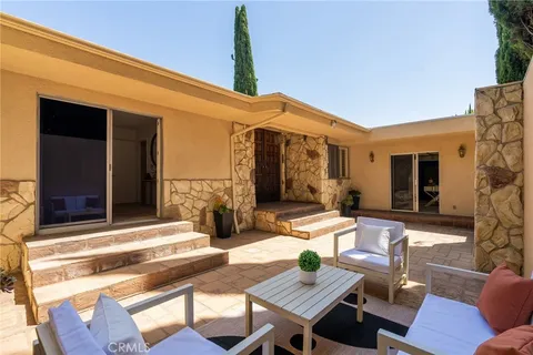 $1,799,000 | 3586 Alana Drive, Sherman Oaks, CA 91403