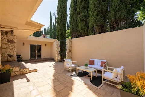 $1,799,000 | 3586 Alana Drive, Sherman Oaks, CA 91403