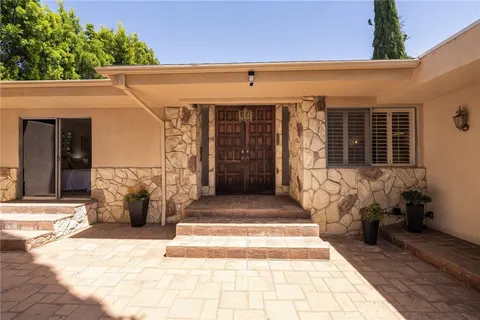 $1,799,000 | 3586 Alana Drive, Sherman Oaks, CA 91403